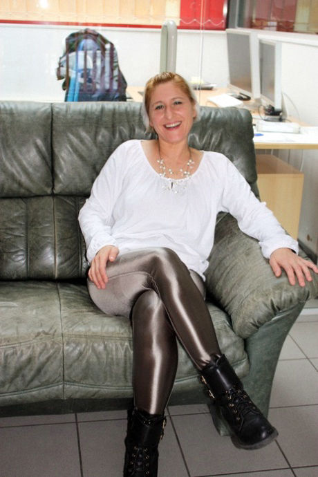 Meger Titen, reife Frauen